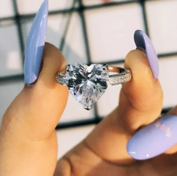 Chic Silver Big Heart Diamond Ring - Picture 2 of 3